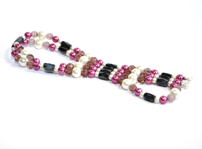 Halsband rosa magnetiska pärlor