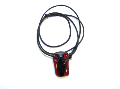 Halsband rött svart glashänge
